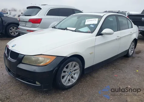 2007 BMW 328I z USA, uszkodzony, nr VIN WBAVA33537KX83600